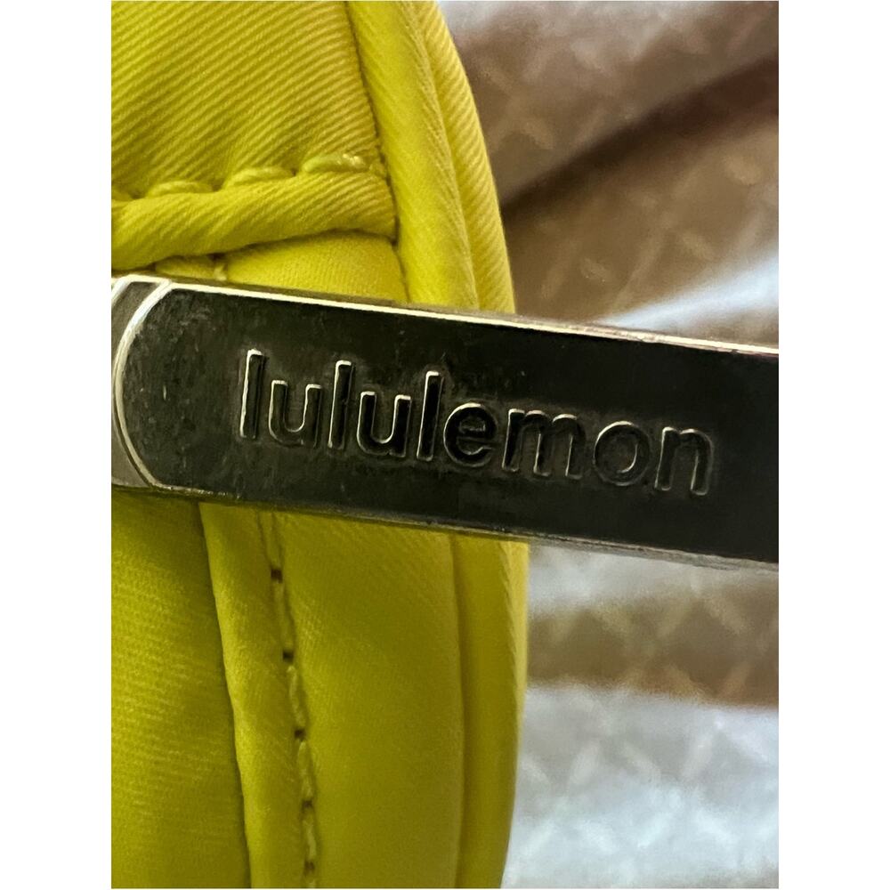 lululemon round logo pouch, Electric lemon Yellow Round bag - Picture 3 of 8
